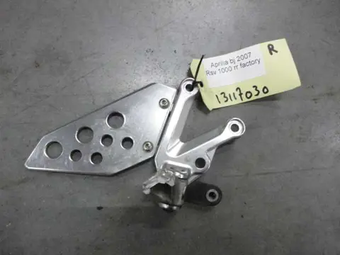 RECHTER SCHETSPLAAT Aprilia RSV 1000 2004 - 2005 / 2006 -