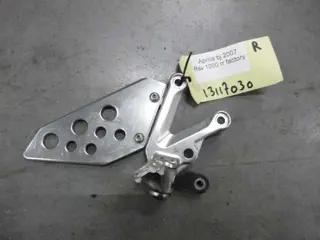 RECHTER SCHETSPLAAT Aprilia RSV 1000 2004 - 2005 / 2006 -