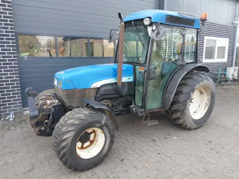 New Holland TN75FA met Supersteer