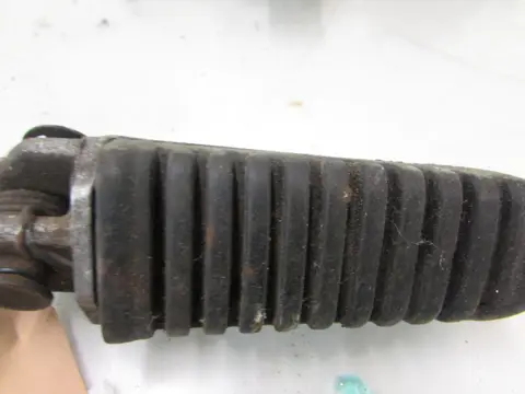 VOETSTEUN LINKS Kawasaki GPZ 600 1985 - 1987