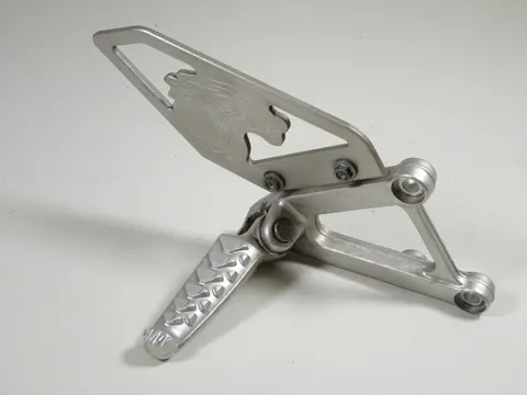RECHTER SCHETSPLAAT Aprilia RSV 1000 2001 - 2003