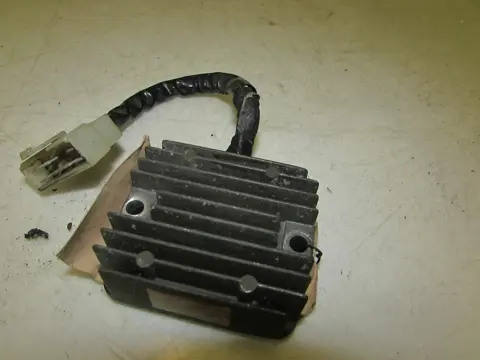 SPANNINGSREGELAAR Yamaha Overige Yamaha 1960 - 2021