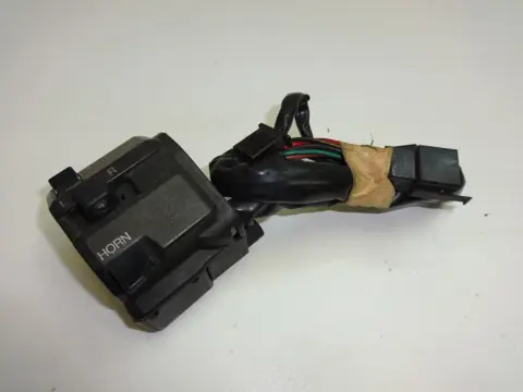 STUURSCHAKELAAR LINKS Kawasaki ZZR 600 1990 - 1992