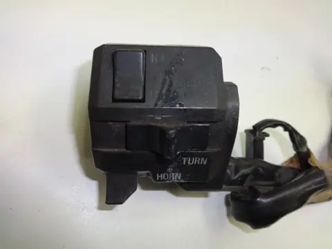 STUURSCHAKELAAR LINKS Kawasaki GPZ 600 1985 - 1987