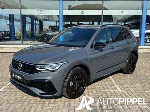 Volkswagen Tiguan 1.4 TSI eHybrid R-Line | Trekhaak | Camera 360 | IQ.Light | Black Style | LMV19" |
