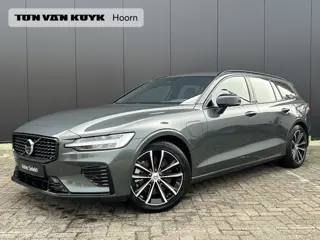 Volvo V60 2.0 T6 Plug-in hybrid AWD Plus Dark Elktr. stoelverstelling / 360 camera / trekhaak / keyl