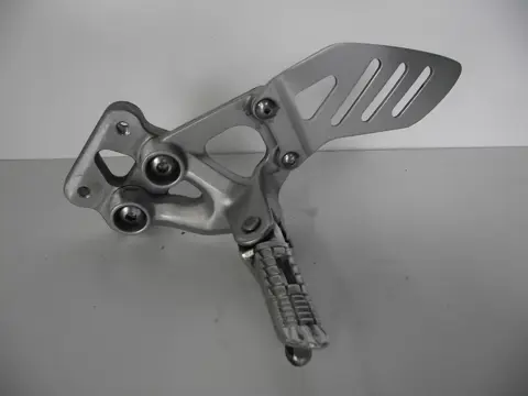 Main step holder left Suzuki GSX R 600 2006 - 2007