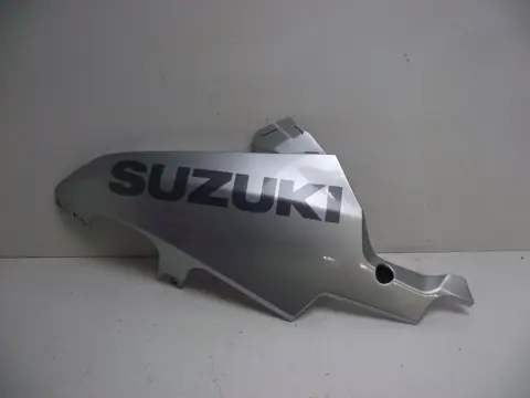 Cowl V shape under Suzuki GSX R 750 2008 - 2010
