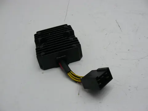 Regulator rectifier  Suzuki GSX R 750 2001 - 2003