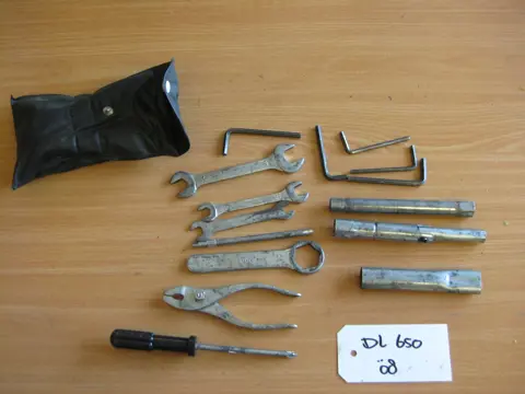 GEREEDSCHAPSET Suzuki DL 650 V STROM 2003 - 2011