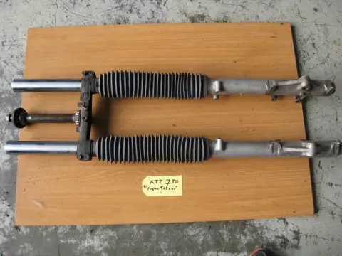 VOORPOTEN COMPLEET Yamaha XTZ Tenere 1989 - 1996