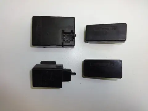 RELAIS Honda VF 500 1984 - 1985