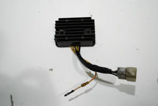 SPANNINGSREGELAAR Kawasaki Z 550 1970 - 2012