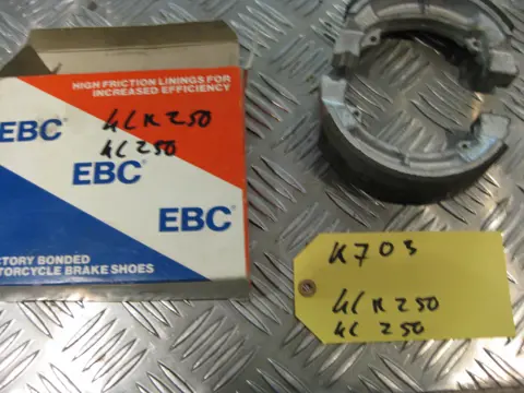 REMBLOKKEN ACHTER Kawasaki KLR 250 1984 - 1990