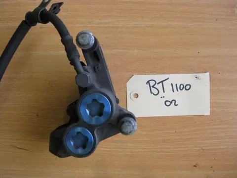 REMKLAUW RECHTS VOOR Yamaha BT 1100 2001 - 2005