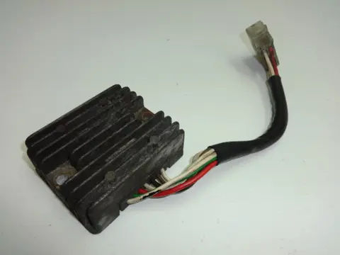 SPANNINGSREGELAAR Yamaha XJ 750 1982 - 1984