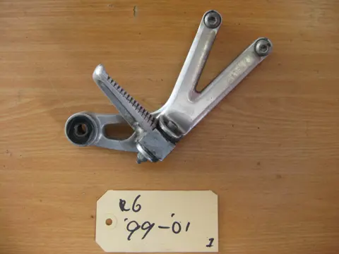 DUO VOETSTEUN RECHTS Yamaha YZF R6 1998 - 2002