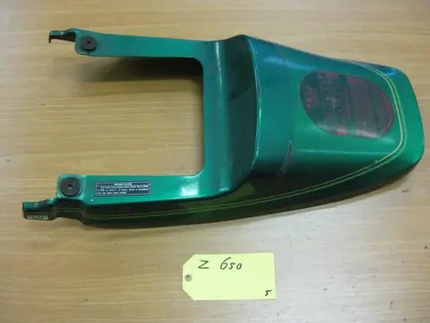ACHTERKUIPDEEL Kawasaki Z 650 1970 - 2012