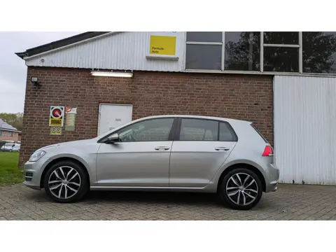 Volkswagen Golf 1.2 TSI Highline - airco - MFL - Navi