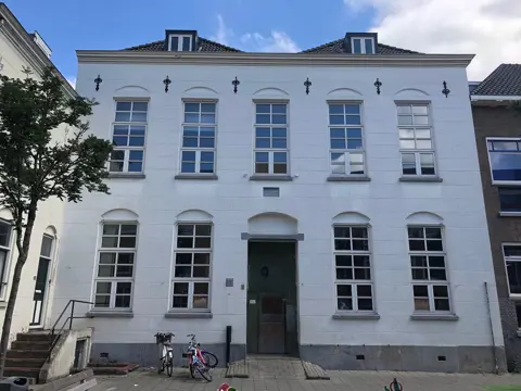 Woning aan de Zwederstraat te Rotterdam