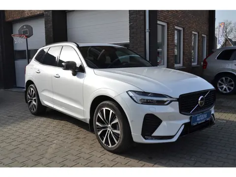 Volvo XC60 B5 Plus Dark, Panoramadak, 360 camera