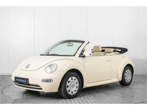 Volkswagen New Beetle Cabriolet 1.6 leer en airco 1e eigenaar