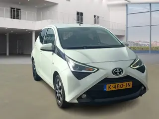 Toyota Aygo 1.0 VVT-i x-Joy AUT! 1e Eig! Camera! Climatronic! 29-12-2020! VERWACHT!