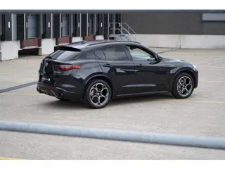 Alfa Romeo Stelvio 2.0 T AWD Veloce Q4 2022