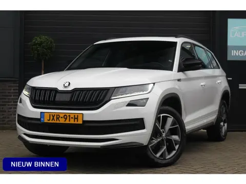 Skoda Kodiaq 2.0 TSI 4x4 Sportline Business | Panoramadak | Trekhaak | stuur en stoelverwarming | Bo