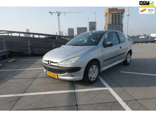Peugeot 206 1.6-16V XT Automaat/Apk/Nap/Boekjes/Elektrisch/Centraal