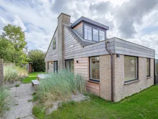 Vrijstaand, warm ingericht vakantiehuis aan de rand van Villapark Residentie Texel