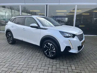 Peugeot e-2008 EV Allure Pack 50 kWh LMV / Stoelverwarming / Led / Clima / camera