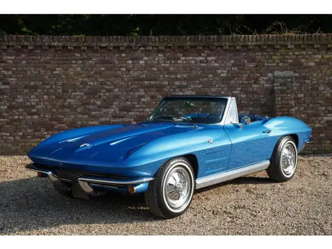 Chevrolet Corvette C2 Sting Ray Convertible Restored condition, In the shade of Daytona Blue with a 