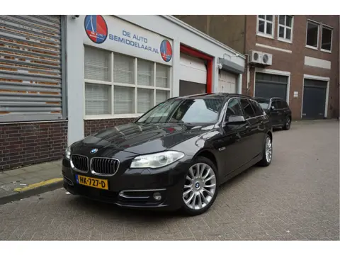 BMW 5 Serie Touring 535xi Luxury Edition Individual (AWD) Panorama | Adaptive + Lane + HUD | Trekhaa
