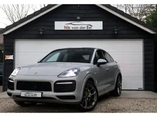 Porsche Cayenne Coupé 3.0 E-Hybrid-Lightweight-Sportuitlaat-Luchtvering-Carbon