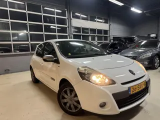 Renault Clio 1.5 dCi Night & Day Navigatie|Leer 2011