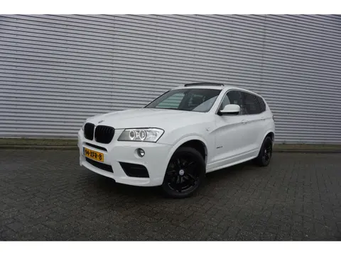 BMW X3 xDrive20i Executive Airco / Navi / Cruise / Pano / Stoelverw. / Parkeersens. / Lm velgen / NA