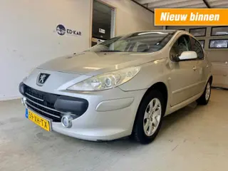 PEUGEOT 307 1.6-16V Premium AUT 5DRS LMV CLIMA NAP APK RIJDT GOED TREKHAAK 