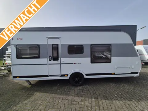 LMC Style 450 D queensbed, luifel