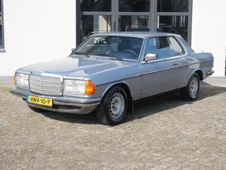 Mercedes-Benz 200-280 (W123) 230 CE Schuifdak Stuurbekrachtiging Pullman