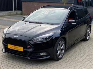 Ford Focus Wagon 2.0 ST 250 PK NIEUWSTAAT XENON LED NAVI CRUISE CLIMA KEYLESS PDC