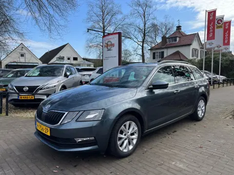 SKODA OCTAVIA COMBI 1.0 TSI / NAVI / CARPLAY / TREKHAAK / CRUISE CTR. / STOELVERWARMING
