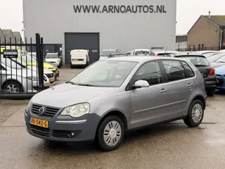 Volkswagen Polo 1.4-16V Turijn 5-DEURS, AIRCO IJSKOUD, APK TOT 06-02-27, 1E EIGENAAR, STUURBEKRACHTI