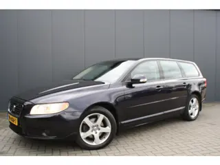 Volvo V70 2.4D Limited Edition- AUTOMAAT- NAVIGATIE - LEDER- TREKHAAK