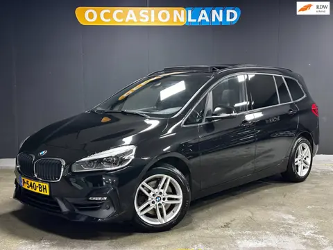 BMW 2-serie Gran Tourer 220i 7p. High Executive|PANO|TREKHAAK|MEMORY|STOELV|BLUETOOTH|CAMERA|17INCH|