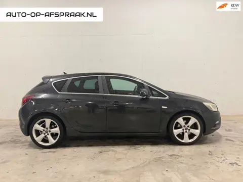 Opel Astra 2.0 CDTi GT 5drs. Pano Leer Navi Clima Cruise