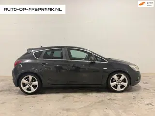 Opel Astra 2.0 CDTi GT 5drs. Pano Leer Navi Clima Cruise
