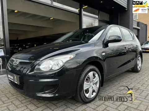 Hyundai I30 1.4i Active Cool / apk 3-2027