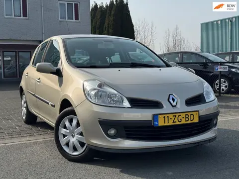 Renault Clio 1.2 TCE Dynamique/APK 02-2027/AIRCO/5DRS