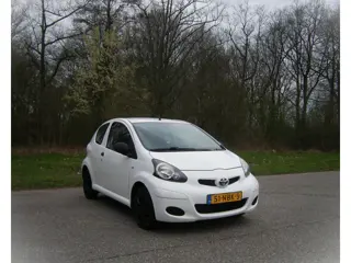 Toyota Aygo 1.0-12V Access . 3 Deurs . Airco .